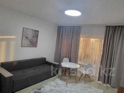 2-бөлмелі пәтер, 80 м², 6/8 қабат ай сайын, Достык 36, бағасы: 450 000 〒 в Алматы, Медеуский р-н