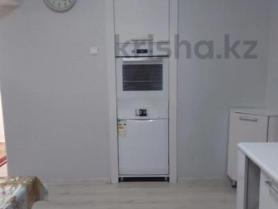 2-бөлмелі пәтер · 74 м² · 7/14 қабат, Шұғыла ш/а., Жуалы 19, бағасы: 31 млн ₸ в Алматы, Наурызбайский р-н
