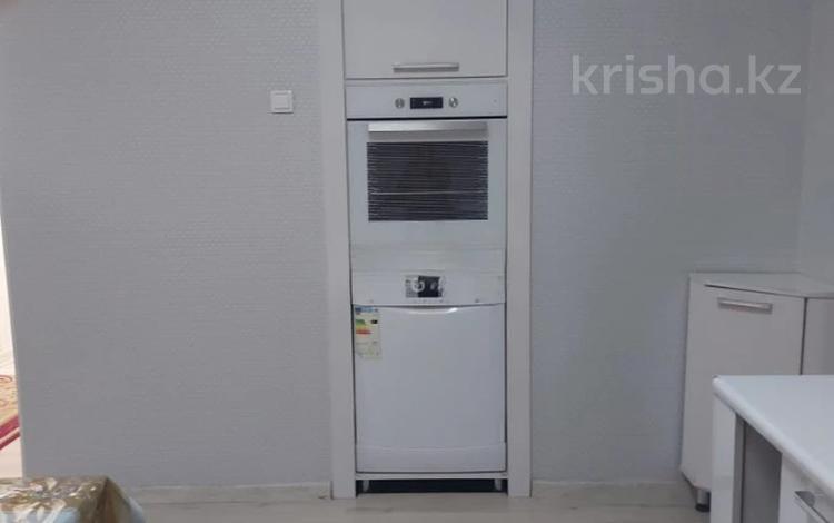 2-бөлмелі пәтер · 74 м² · 7/14 қабат, Шұғыла ш/а., Жуалы 19, бағасы: 31 млн ₸ в Алматы, Наурызбайский р-н — фото 2
