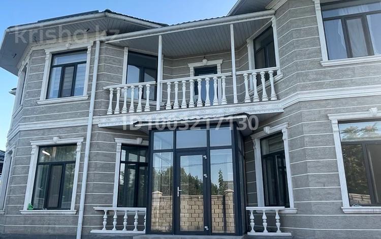 Дом · 7 комнат · 340 м², Панфилова 45 — Комратова-Ташкентская за 100 000 〒 в Таразе — фото 2