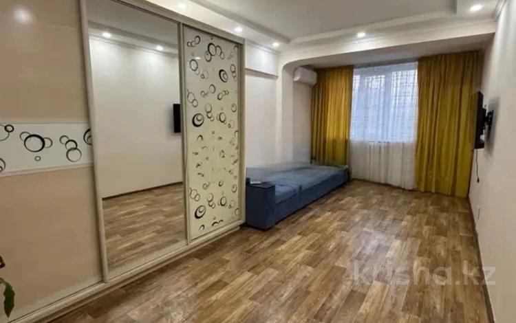 2-комнатная квартира · 45.3 м² · 5/5 этаж, мкр Аксай-3 за 24 млн ₸ в Алматы, Ауэзовский р-н — фото 2