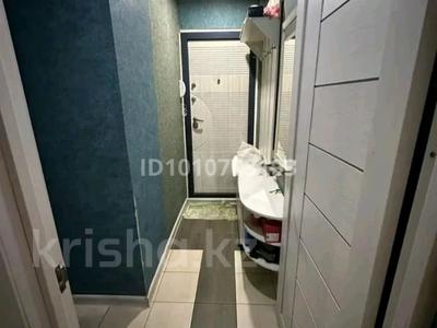 2-комнатная квартира · 48 м² · 2/5 этаж, Майкудук, Майкудук, 16й микрорайон 22 за 10.8 млн ₸ в Караганде, Алихана Бокейханова р-н