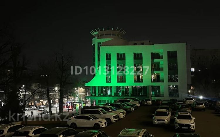 Свободное назначение, офисы, магазины и бутики, склады, азс, автосервисы и автомойки, общепит, салоны красоты, сельское хозяйство, бани, гостиницы и зоны отдыха, медцентры и аптеки, образование, развлечения · 3000 м² за ~ 6 млрд ₸ в Алматы, Алмалинский р-н — фото 2