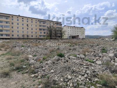 Участок · 30 соток, Қонаев — Находится в городе Қаратау, напротив здания «Қазақтелеком», за район за 22 млн ₸ в Каратау