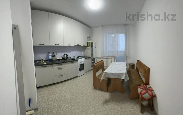 2-комнатная квартира, 54 м², 3 этаж помесячно, Горького 10