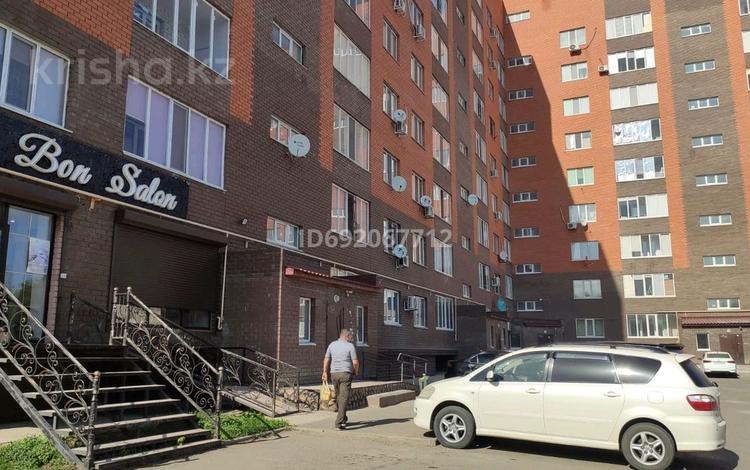 1-комнатная квартира, 41 м², 1/9 этаж, Гагарина 1 — Toyota центр за 14.5 млн 〒 в Уральске — фото 2