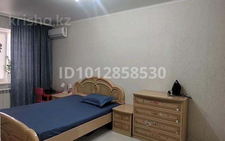 1-бөлмелі пәтер · 45 м² · 1/5 қабат, мкр Болашак, Бокенбай Батыра — Район юнис сити, бағасы: 16.8 млн ₸ в Актобе — фото 2