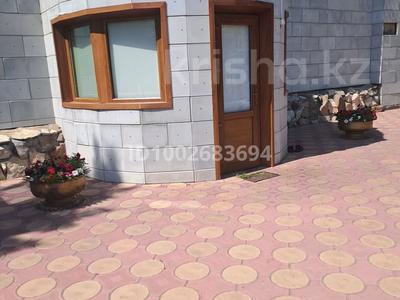 Отдельный дом · 8 комнат · 230 м² · 20 сот., Ул. Каштановая 26 — Вишневая, цветочная за 85 млн 〒 в Павлодаре