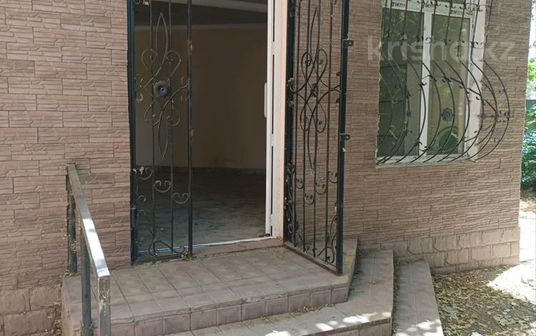 Свободное назначение, офисы, магазины и бутики, склады, салоны красоты, медцентры и аптеки · 45 м² за 14 млн 〒 в Таразе, мкр Акбулым — фото 2