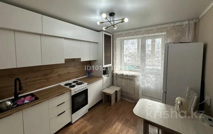 2-бөлмелі пәтер · 60 м² · 5/5 қабат, Молдагуловой 17/6, бағасы: 18.9 млн ₸ в Усть-Каменогорске — фото 3
