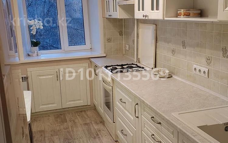 3-комнатная квартира · 63 м² · 3/5 этаж, Ихсанова 45 за 31 млн 〒 в Уральске, мкр Школьник — фото 37