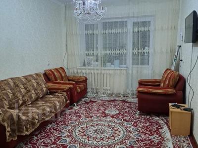 Продажа квартир в Жамбылской обл.: 2-комнатная квартира · 54 м² · 3/5 этаж, Алатау 2 за 15.5 млн 〒 2-комнатная квартира · 54 м² · 3/5 этаж, Алатау 2 за 15.5 млн 〒 в Таразе