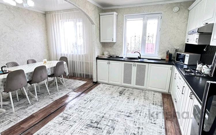 Отдельный дом · 6 комнат · 197 м² · 10 сот., Алтай 8 за 60 млн ₸ в Талдыкоргане — фото 2