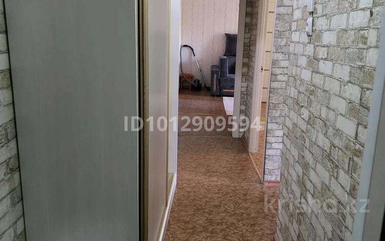3-бөлмелі пәтер · 56 м² · 2/5 қабат, Амурская 16, бағасы: 300 000 ₸ в Усть-Каменогорске, Ульбинский — фото 2