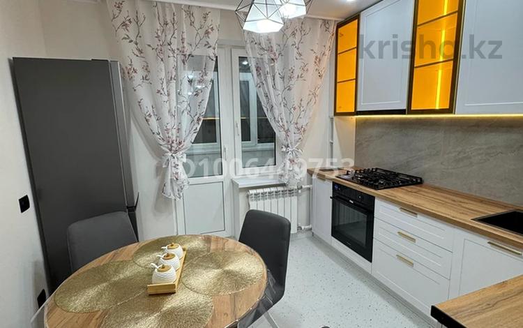 2-бөлмелі пәтер · 52.7 м² · 2/5 қабат, мкр 8, Братьев Жубановых, бағасы: 23.5 млн ₸ в Актобе — фото 2