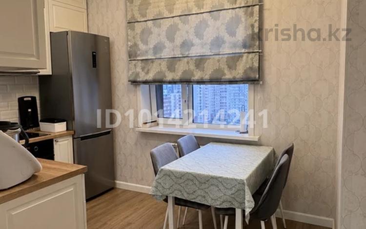 3-комнатная квартира · 75 м² · 12/19 этаж, мкр Юго-Восток, Шахтеров 52 Б за 330 000 ₸ в Караганде, Казыбек би р-н — фото 2