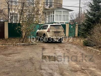 Отдельный дом · 10 комнат · 225 м² · 6 сот., 8 марта — Пересечение Абая 8 марта за 170 млн 〒 в Уральске