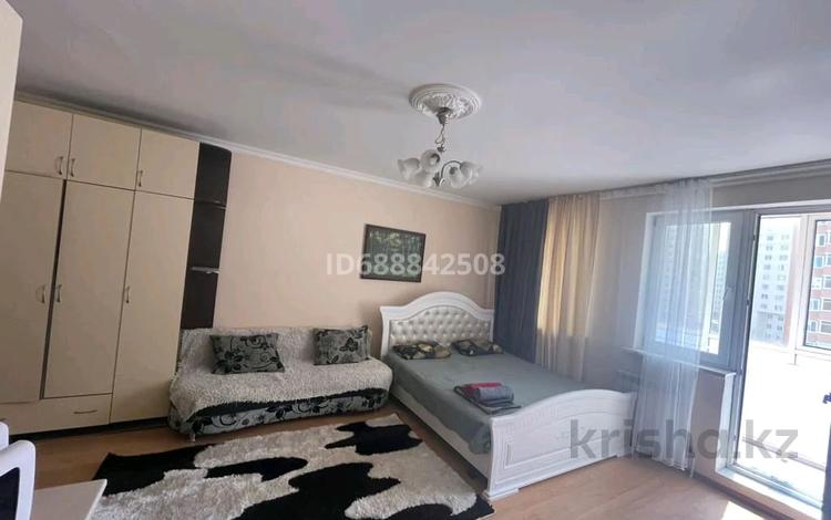 1-комнатная квартира, 30 м², 2/13 этаж посуточно, Момышулы 2/7 — Тауелсыздык Момышулы Дворец Школьник за 11 000 〒 в Астане, Алматы р-н — фото 8