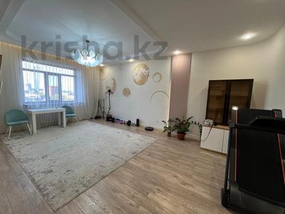 3-комнатная квартира · 111 м² · 8/9 этаж, Жумабаева за ~ 75 млн 〒 в Семее