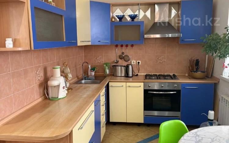 2-комнатная квартира · 70 м² · 3/9 этаж, Сары Арка 40 за 290 000 ₸ в Атырау — фото 12