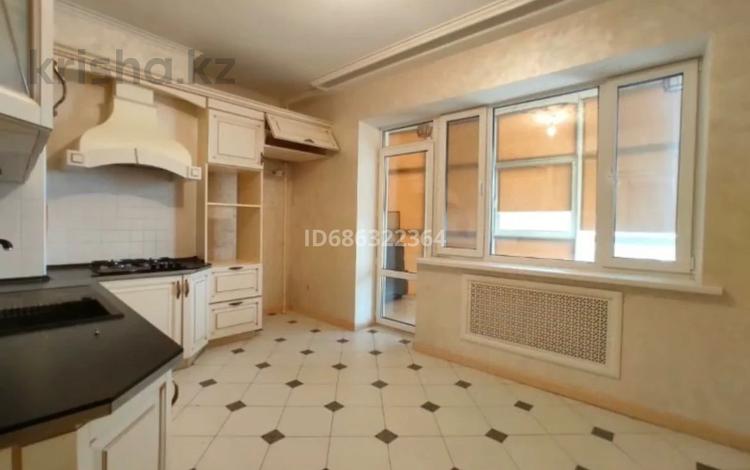 2-комнатная квартира · 120 м² · 4/9 этаж, проспект Абая 190 — 6 за 45 млн ₸ в Уральске — фото 29