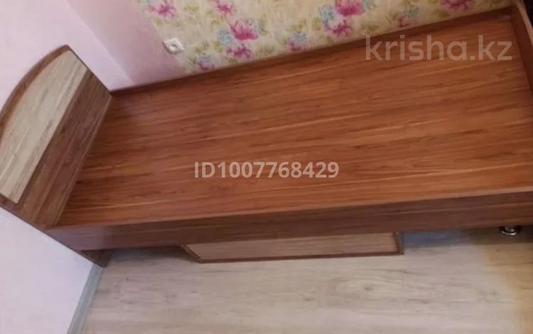 1 бөлме · 13 м², бульвар Гагарина 6.2, бағасы: 135 000 ₸ в Усть-Каменогорске — фото 2