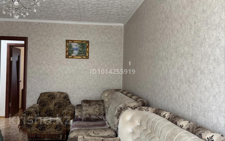 2-комнатная квартира · 46 м² · 4/5 этаж, Майкудук, 15й микрорайон 33 за 130 000 ₸ в Караганде, Алихана Бокейханова р-н — фото 2