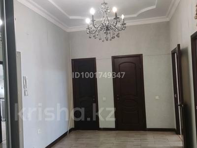 2-комнатная квартира · 80 м² · 1/5 этаж, мкр. Алтын орда, Ораза Татеулы 2 а — проспект Тауле Сиздик за 190 000 ₸ в Актобе