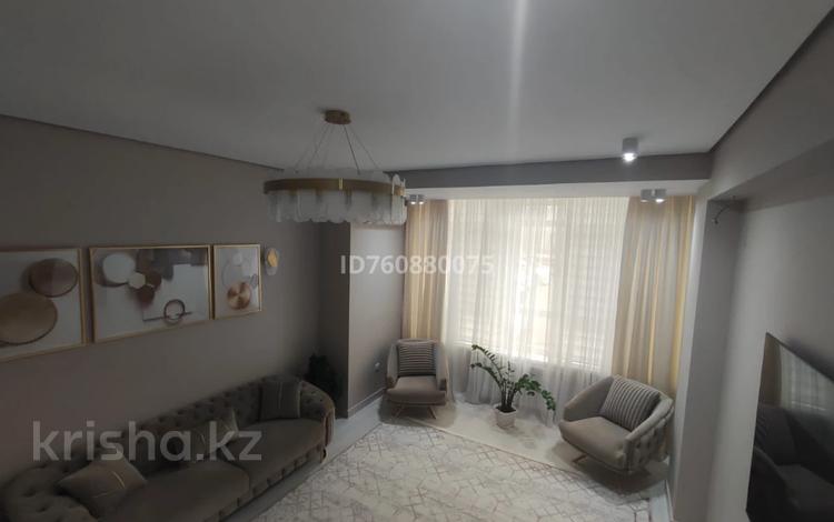 2-бөлмелі пәтер · 70 м² · 1/10 қабат, мкр Нурсая, Абулхайыр хана 51а — Тұяқберди Шамелов, бағасы: 43 млн ₸ в Атырау — фото 2