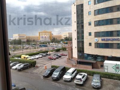 2-комнатная квартира · 55 м² · 3/10 этаж, Максут Нарикбаев 22 за 300 000 ₸ в Астане, Нура р-н