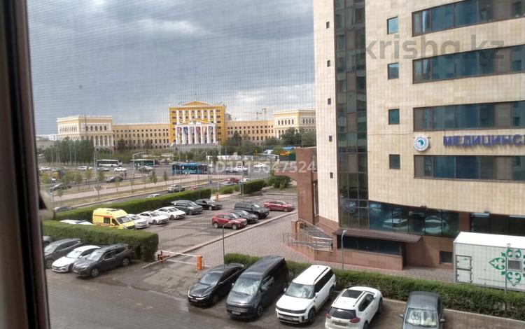 2-комнатная квартира · 55 м² · 3/10 этаж, Максут Нарикбаев 22 за 300 000 ₸ в Астане, Нура р-н — фото 2