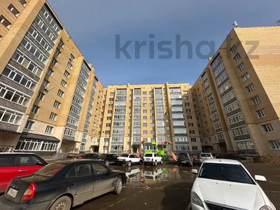 2-комнатная квартира · 80.8 м² · 1/9 этаж, Оракбаева 1 за 31 млн ₸ в Уральске