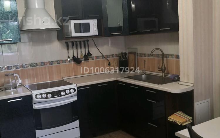 3-комнатная квартира · 85 м² · 3/5 этаж, мкр Сайран 92А за 400 000 ₸ в Алматы, Ауэзовский р-н — фото 2