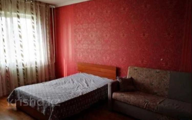 1-комнатная квартира, 42 м², 5/5 этаж помесячно, Назарбаева 48 — Макатаева
