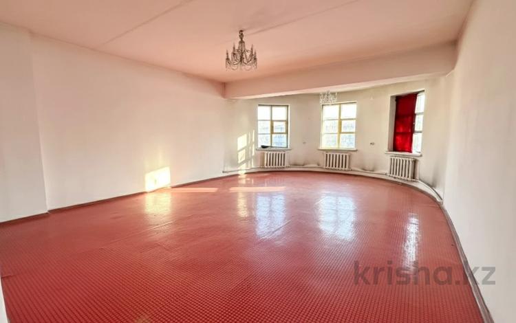 Жеке үй · 10 бөлме · 336 м² · 10 сот., Айтыкова 19, бағасы: 40.8 млн 〒 в Талдыкоргане — фото 4