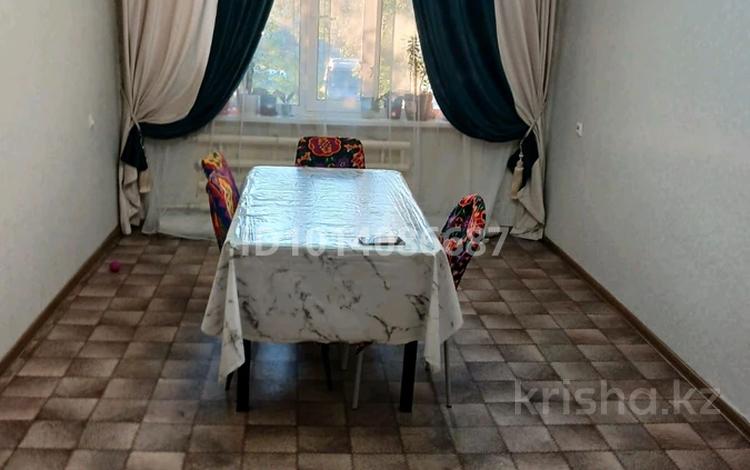 2-бөлмелі пәтер · 43 м² · 1/5 қабат, Абай Құнанбаев, бағасы: 6 млн ₸ в Шахтинске — фото 2
