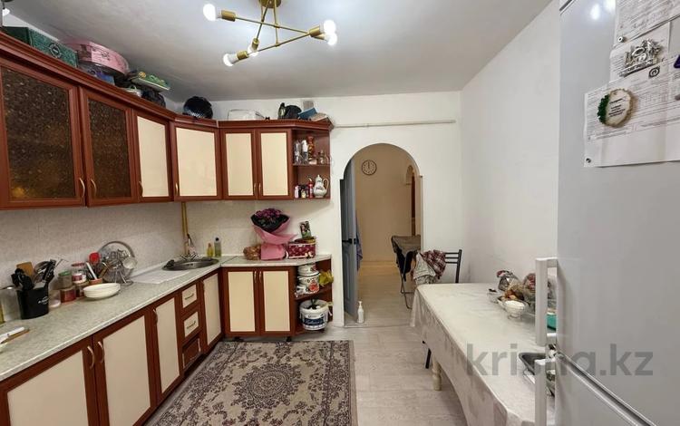 1-комнатная квартира · 40 м² · 1/5 этаж, мкр 8, Гришина за 11.8 млн ₸ в Актобе — фото 5