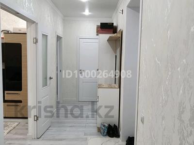 2-комнатная квартира · 58 м² · 2/10 этаж, мкр. Алтын орда, улица Таулесиздык 15Е — Магазина Калам пр- т Таулесиздык за 26.8 млн 〒 в Актобе