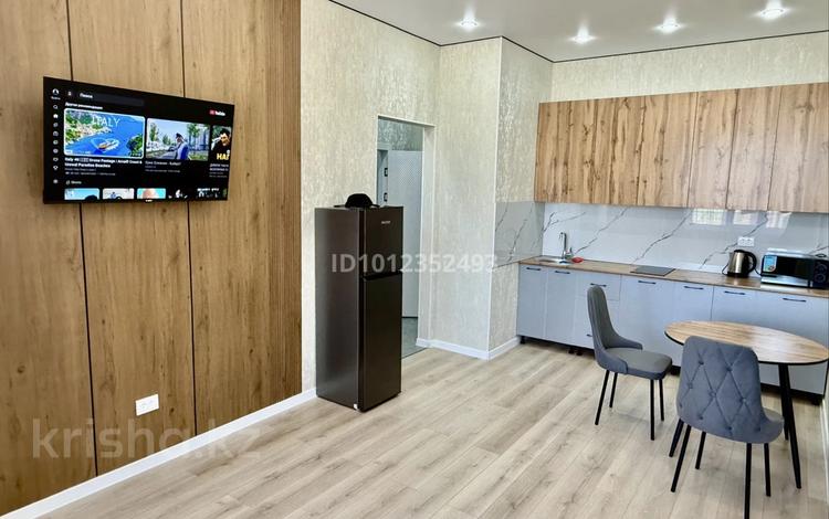 1-комнатная квартира · 43 м² · 2/5 этаж, мкр Юго-Восток, Муканова 83 за 210 000 ₸ в Караганде, Казыбек би р-н — фото 2