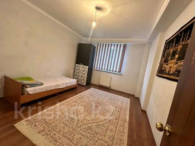 3-бөлмелі пәтер · 84.5 м² · 4/5 қабат, 17-й мкр, 17-ш/а. 72, бағасы: 21.8 млн ₸ в Актау