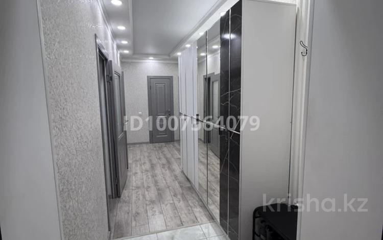 2-бөлмелі пәтер · 75 м² · 5/5 қабат, мкр. Алтын орда, Алтын орда 29А — Возле Автоцона, бағасы: 26 млн ₸ в Актобе — фото 2