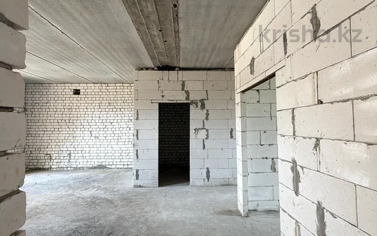 3-комнатная квартира · 200 м² · 1/4 этаж, Мамбет за 29 млн ₸ в Уральске — фото 2