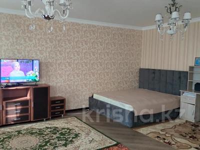 1-комнатная квартира, 68 м², 1/12 этаж, Кошкарбаева за 18.5 млн 〒 в Астане, Алматы р-н