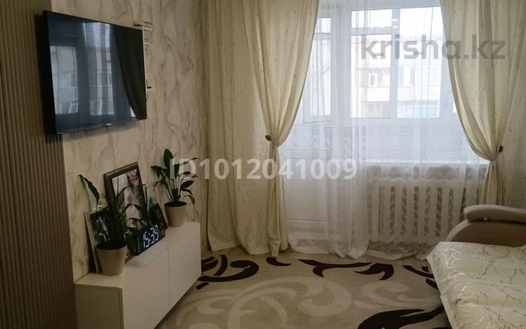 2-комнатная квартира · 60 м² · 5/5 этаж, Ауэзова 79б — Магазин Нива 8школа за 12 млн ₸ в Аксу — фото 2