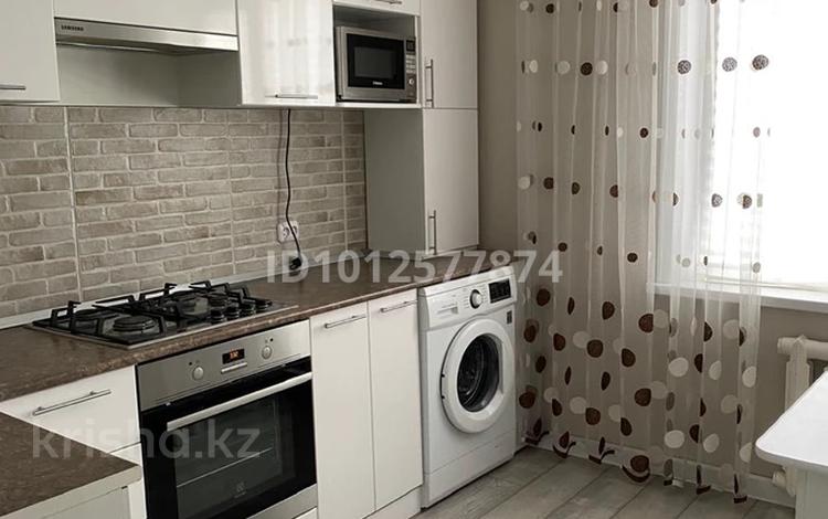 2-бөлмелі пәтер · 53 м² · 8/9 қабат, 9-й микрорайон, Абая 25, бағасы: 25 млн ₸ в Костанае — фото 2