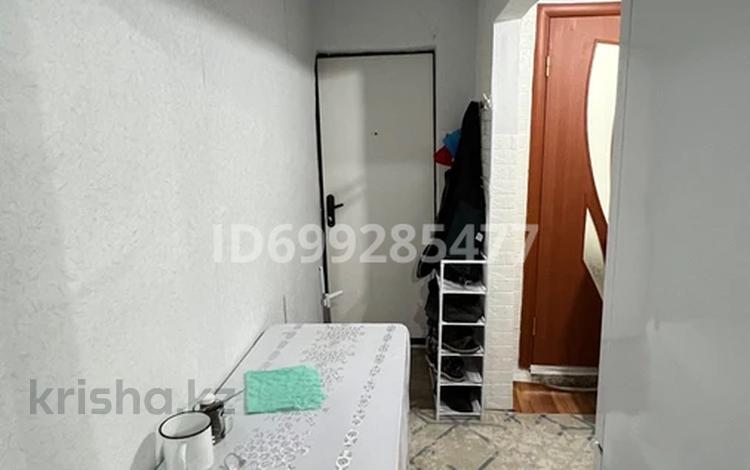 1-комнатная квартира · 25 м² · 1/5 этаж, Руженикова 13 5 — Дом находится ориентировочно хундай центр и заправка москвичи за 5.6 млн ₸ в Уральске — фото 2