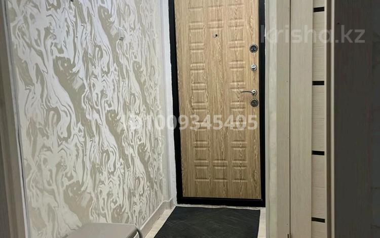 2-бөлмелі пәтер · 50 м² · 2 қабат, мкр 5 47 — Возле Нурдаулет, бағасы: 180 000 〒 в Актобе — фото 2