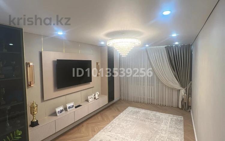 3-бөлмелі пәтер · 80 м² · 5/10 қабат, Қонаев ш/а. 59 — Рядом загс, площадь, фитнес NS напротив,Алтындар, 44 школа., бағасы: 43 млн ₸ в Уральске, мкр Кунаева — фото 2