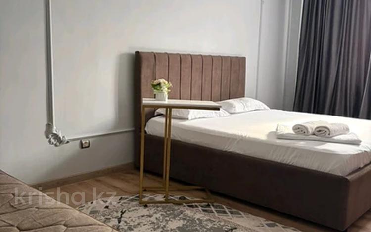 1-комнатная квартира · 50 м² · 9/16 этаж, мкр. Алмагуль, Алмагул 23 за 12 000 ₸ в Атырау — фото 2