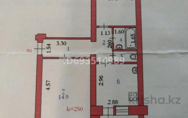 2-комнатная квартира, 50 м², 3/6 этаж, мкр 8, Б-р Жубановых — Анвар за 17.5 млн 〒 в Актобе, мкр 8 — фото 2